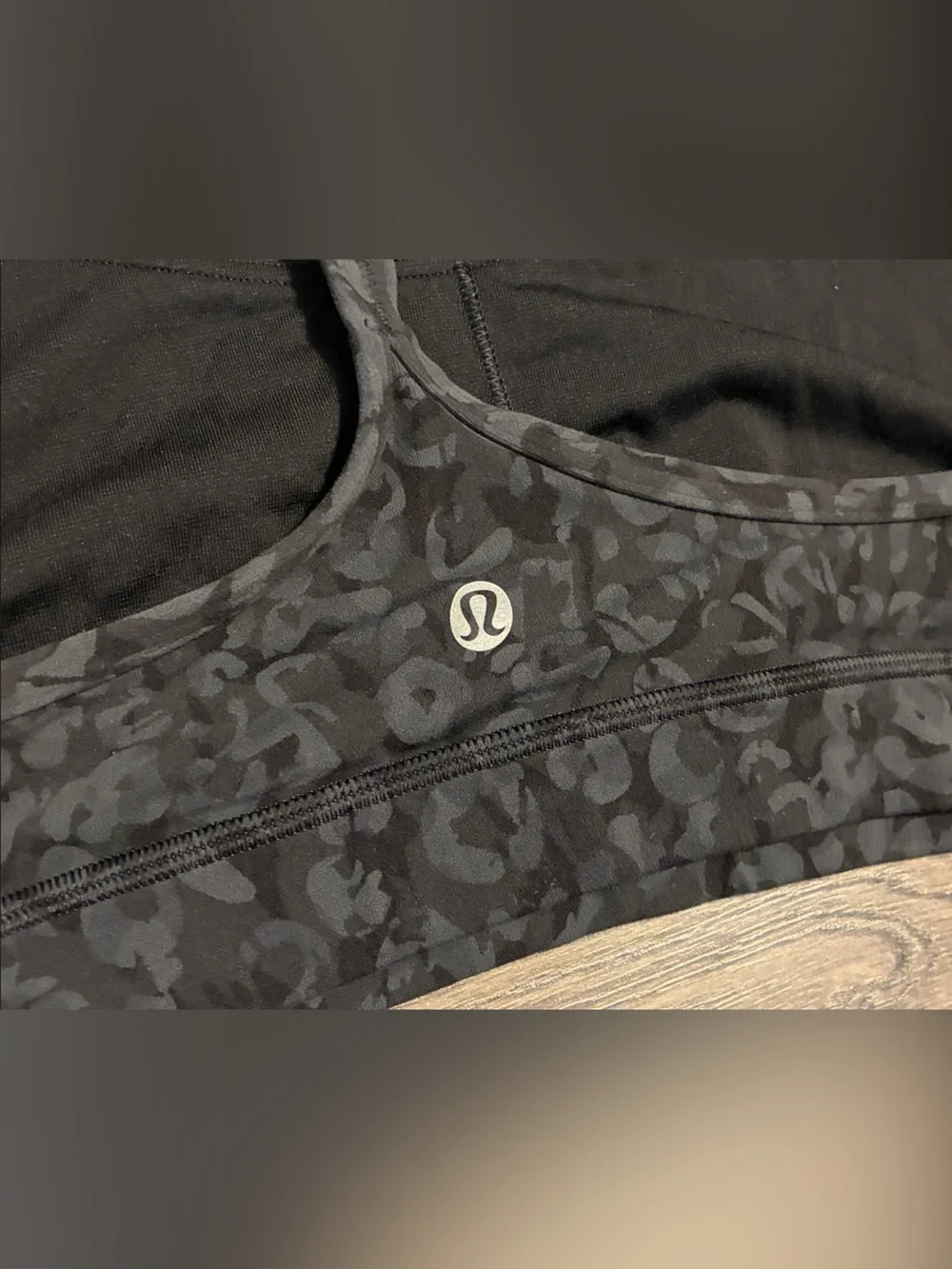 Lululemon Flow Y Nulu Bra Light Support, Intertwined Camo Deep Coal Multi 10 EUC